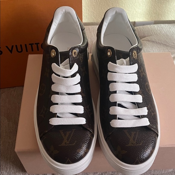 Louis Vuitton Women Time Out Sneakers - Picture 5 of 13